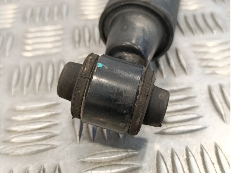 Recambio de amortiguador trasero para peugeot 208 1.2 12v e-vti referencia OEM IAM 9804627380  