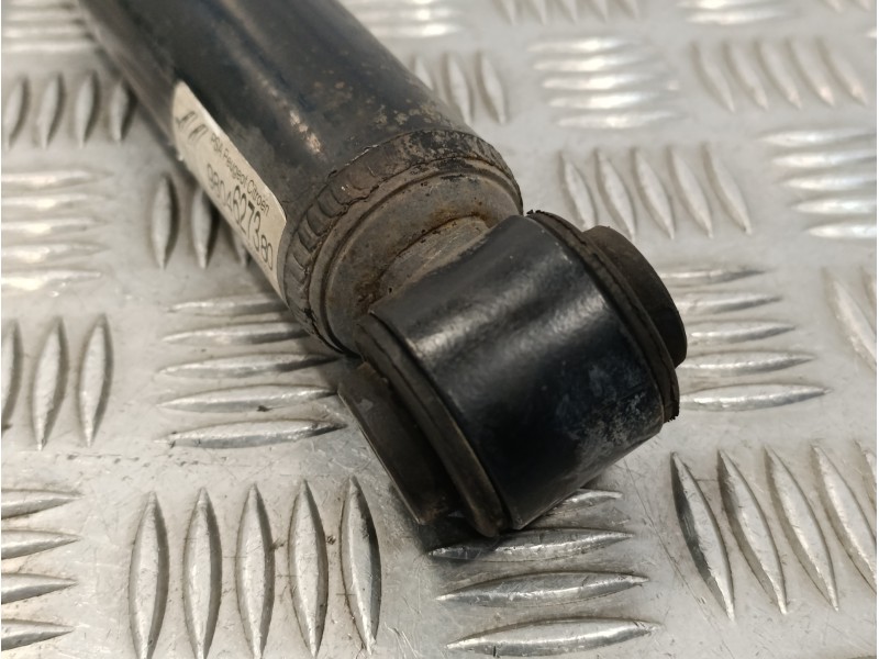 Recambio de amortiguador trasero para peugeot 208 1.2 12v e-vti referencia OEM IAM 9804627380  