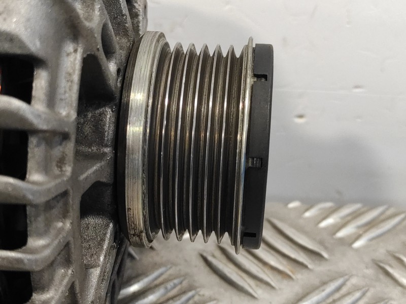 Recambio de alternador para peugeot 2008 (--.2013) 1.2 12v e-thp referencia OEM IAM 9818677980 2713135A TG12C261