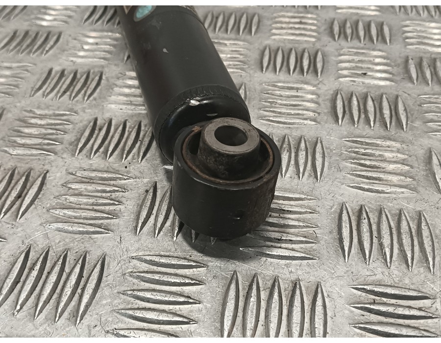Recambio de amortiguador trasero izquierdo para nissan qashqai (j10) 2.0 16v cat referencia OEM IAM 814902003467  