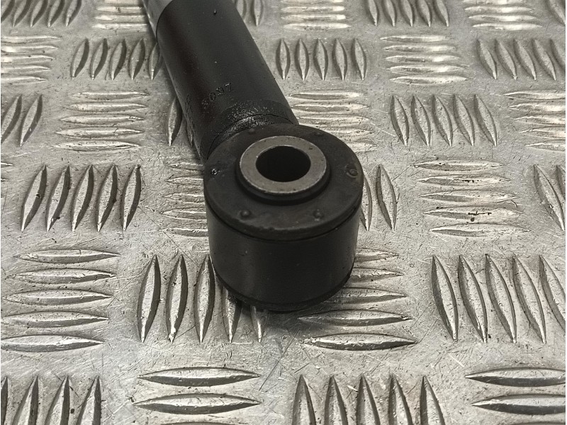 Recambio de amortiguador trasero izquierdo para renault clio v 1.0 tce referencia OEM IAM 562103002R  