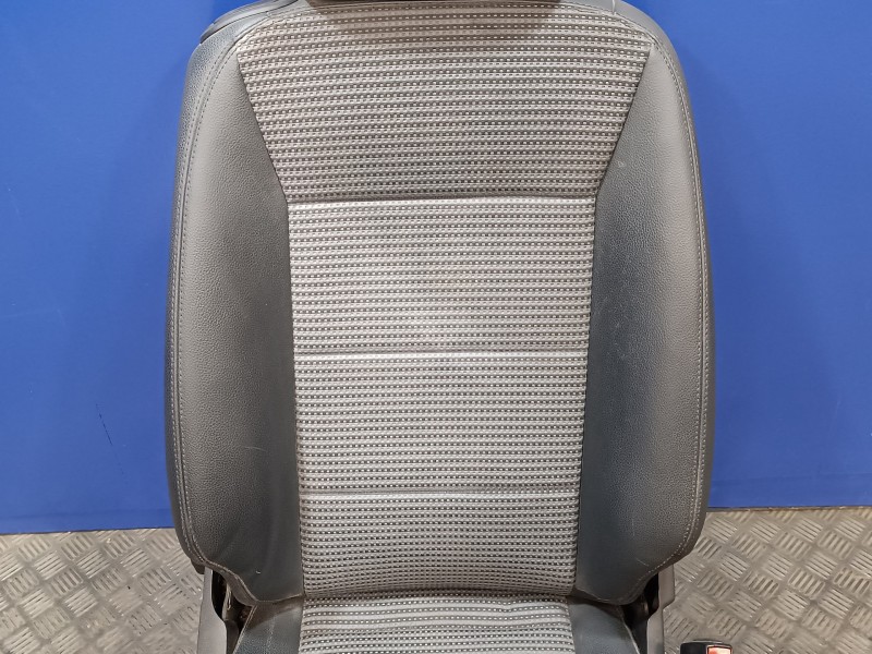 Recambio de asiento delantero derecho para mercedes-benz clase a (w169) 2.0 cdi cat referencia OEM IAM   