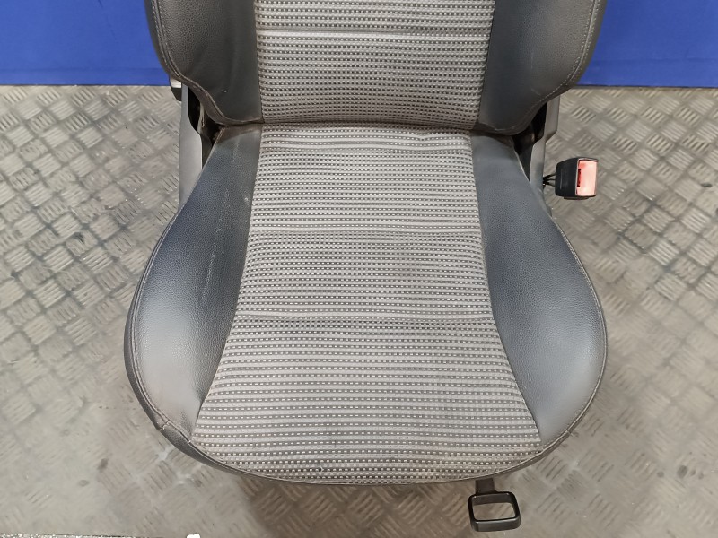 Recambio de asiento delantero derecho para mercedes-benz clase a (w169) 2.0 cdi cat referencia OEM IAM   