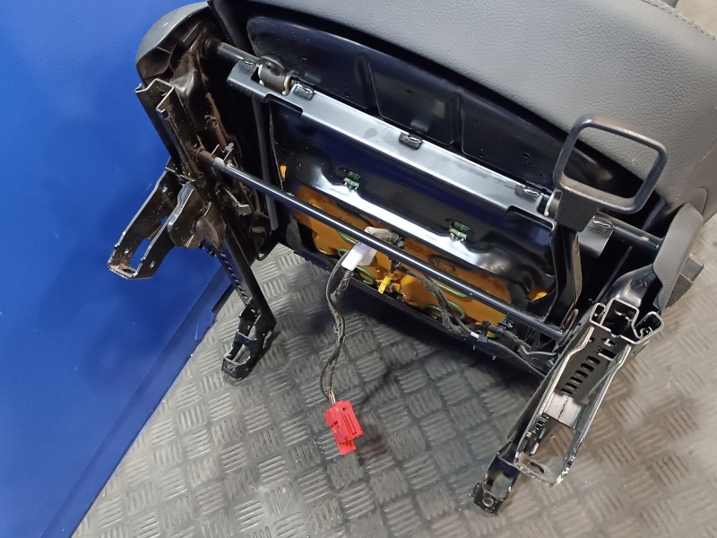 Recambio de asiento delantero derecho para mercedes-benz clase a (w169) 2.0 cdi cat referencia OEM IAM   