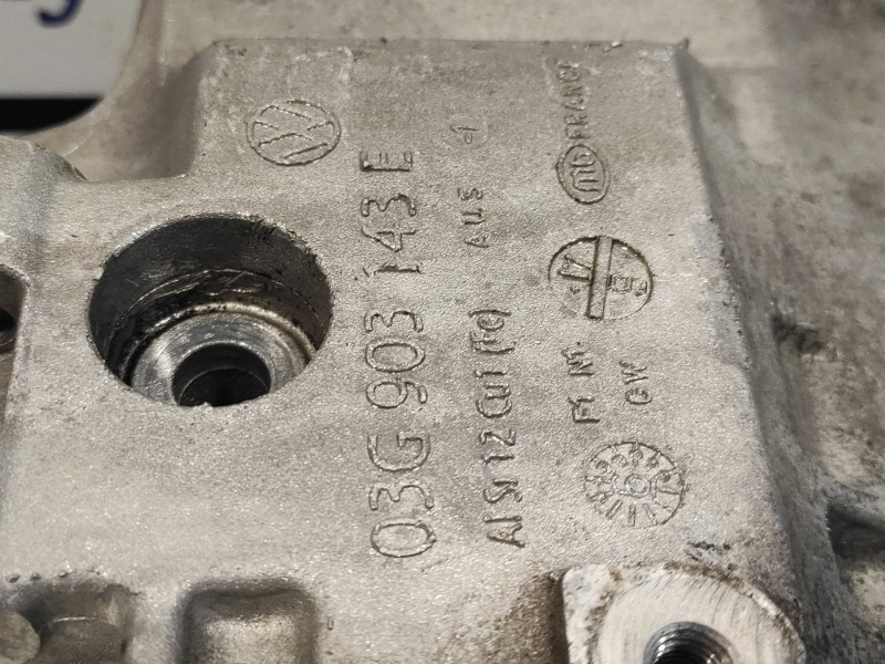 Recambio de soporte alternador para dodge caliber 2.0 16v crd cat referencia OEM IAM 03G903143E  