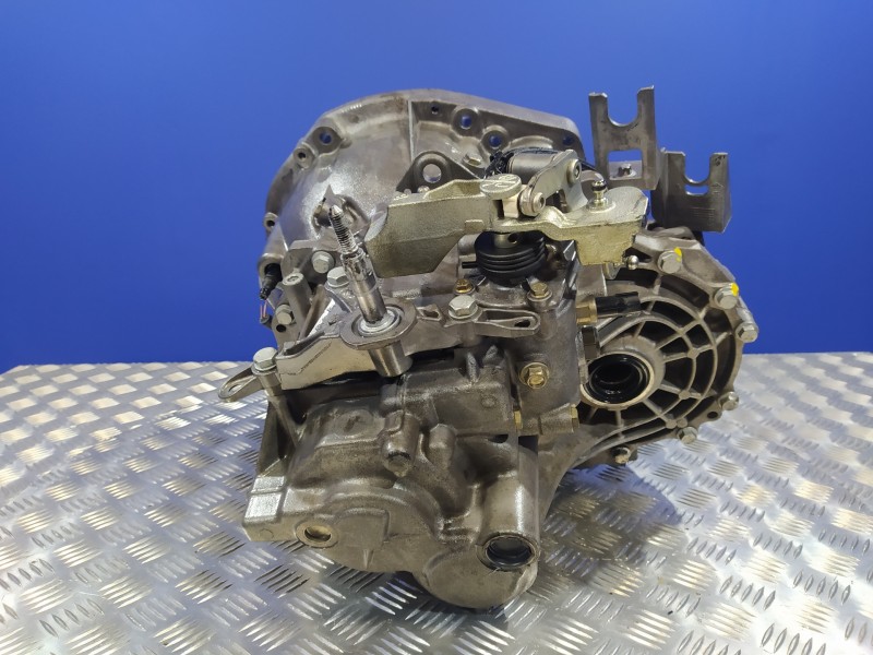Recambio de caja cambios para renault scenic ii 1.9 dci diesel referencia OEM IAM ND0002  8200370824
