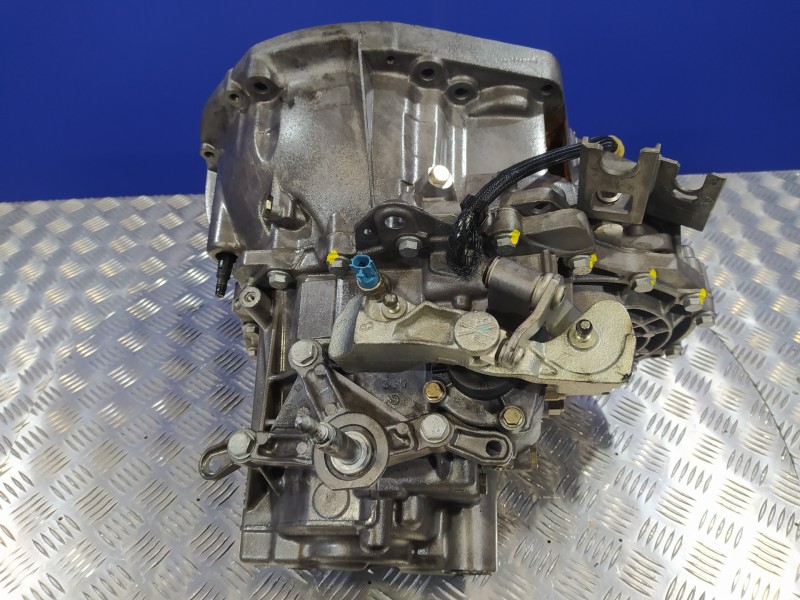 Recambio de caja cambios para renault scenic ii 1.9 dci diesel referencia OEM IAM ND0002  8200370824