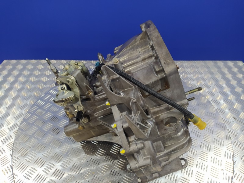 Recambio de caja cambios para renault scenic ii 1.9 dci diesel referencia OEM IAM ND0002  8200370824
