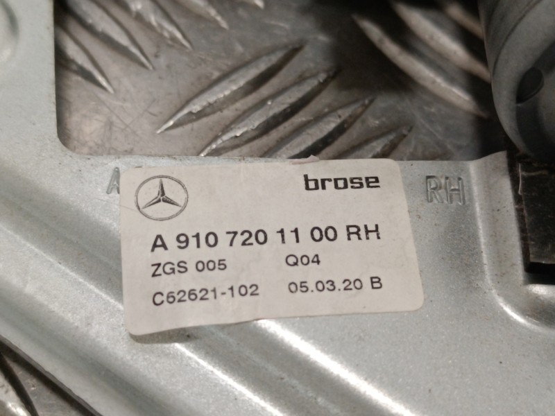 Recambio de elevalunas delantero derecho para mercedes-benz sprinter iii furgón fwd referencia OEM IAM A9107201100RH  