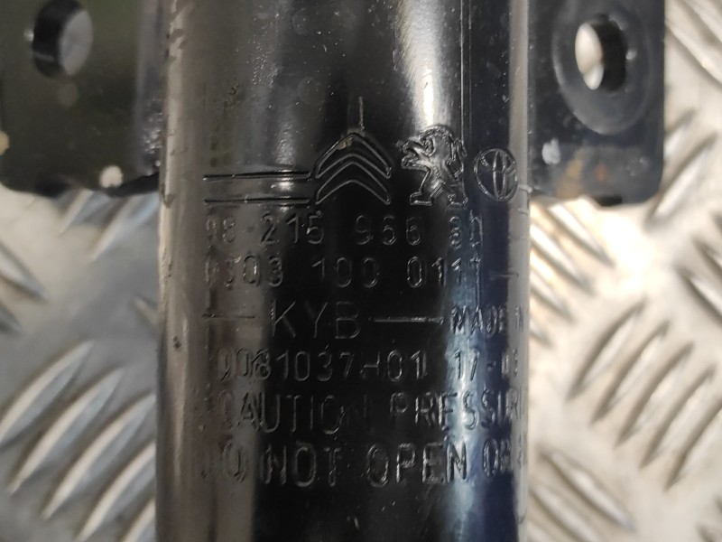 Recambio de amortiguador delantero izquierdo para toyota proace referencia OEM IAM 9821596680  03031000117