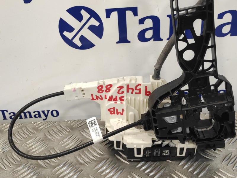 Recambio de cerradura puerta delantera izquierda para mercedes-benz sprinter iii furgón fwd referencia OEM IAM A9077200100 40631