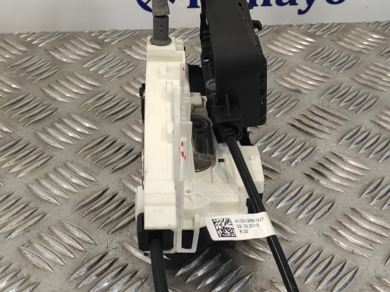 Recambio de cerradura puerta delantera izquierda para mercedes-benz sprinter iii furgón fwd referencia OEM IAM A9077200100 40631