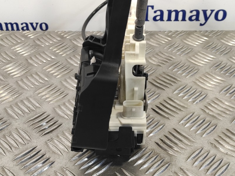 Recambio de cerradura puerta delantera izquierda para mercedes-benz sprinter iii furgón fwd referencia OEM IAM A9077200100 40631