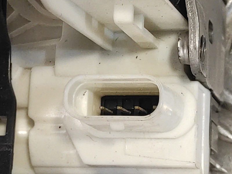 Recambio de cerradura puerta delantera izquierda para mercedes-benz sprinter iii furgón fwd referencia OEM IAM A9077200100 40631