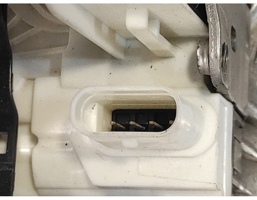 Recambio de cerradura puerta delantera izquierda para mercedes-benz sprinter iii furgón fwd referencia OEM IAM A9077200100 40631