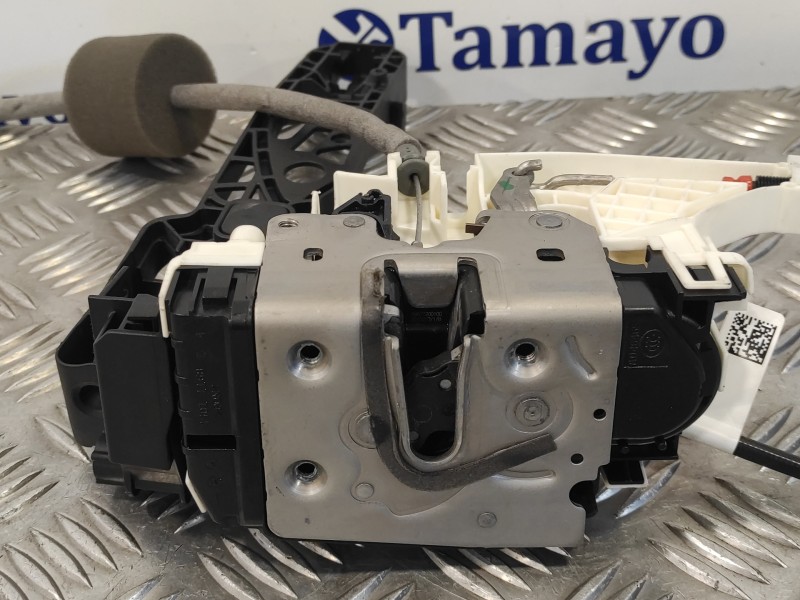 Recambio de cerradura puerta delantera izquierda para mercedes-benz sprinter iii furgón fwd referencia OEM IAM A9077200100 40631