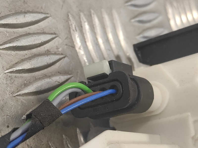 Recambio de cerradura puerta delantera izquierda para mercedes-benz sprinter iii furgón fwd referencia OEM IAM   