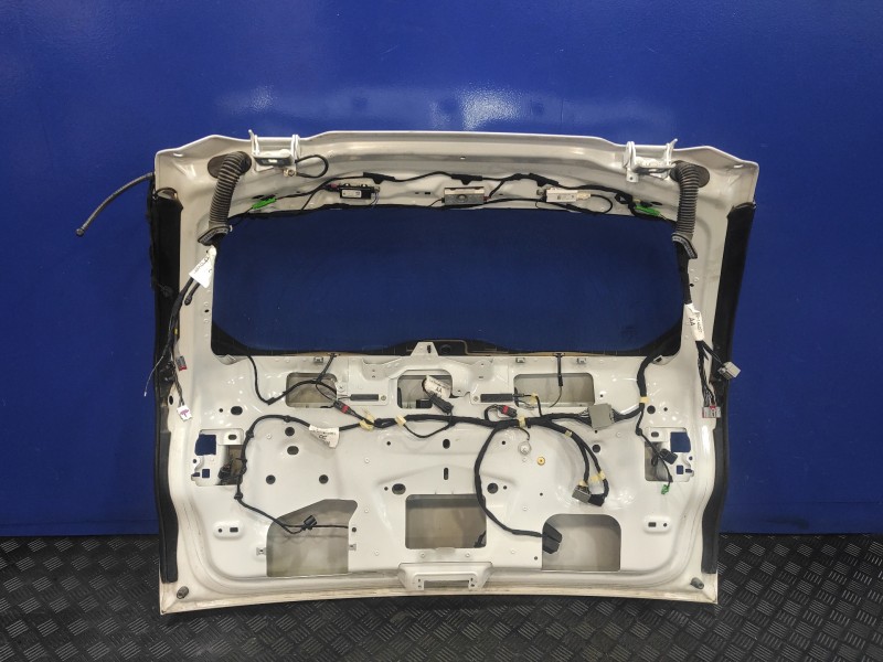 Recambio de porton trasero para land rover discovery sport referencia OEM IAM   