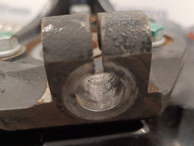 Recambio de mangueta delantera izquierda para kia carnival 2.9 crdi cat referencia OEM IAM J3  