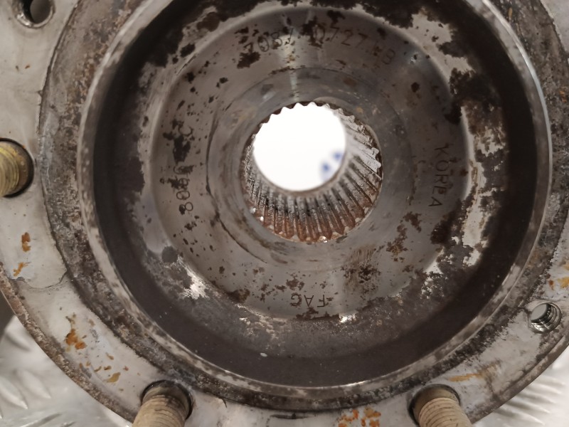 Recambio de mangueta delantera izquierda para kia carnival 2.9 crdi cat referencia OEM IAM J3  