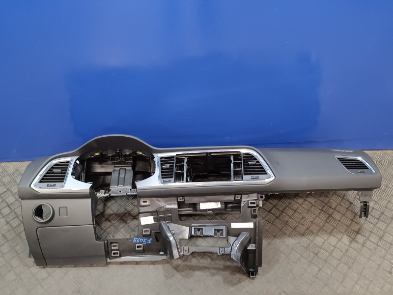 Recambio de salpicadero para seat ateca (kh7) 1.6 tdi referencia OEM IAM 576857003 575858175 576857745