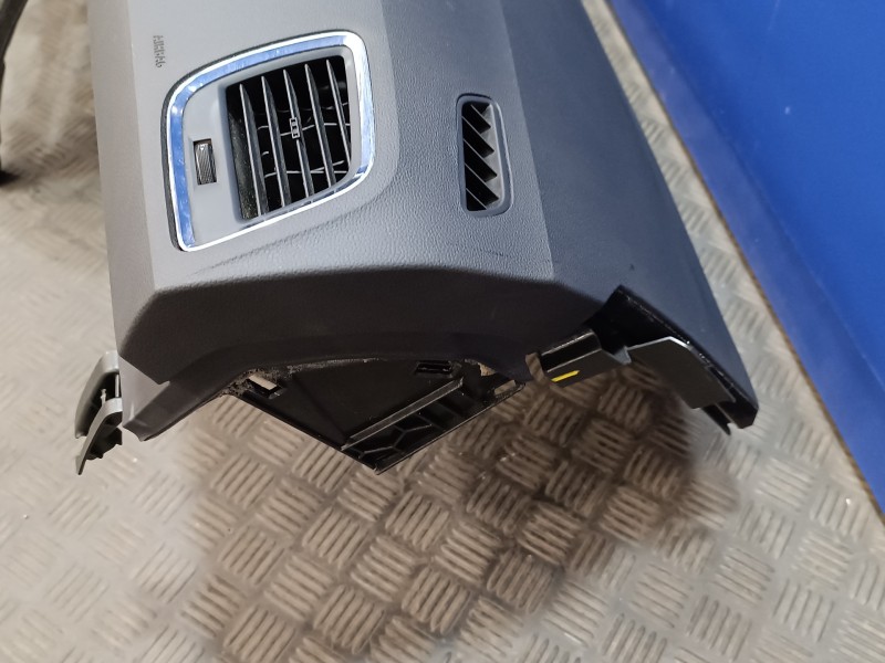 Recambio de salpicadero para seat ateca (kh7) 1.6 tdi referencia OEM IAM 576857003 575858175 576857745