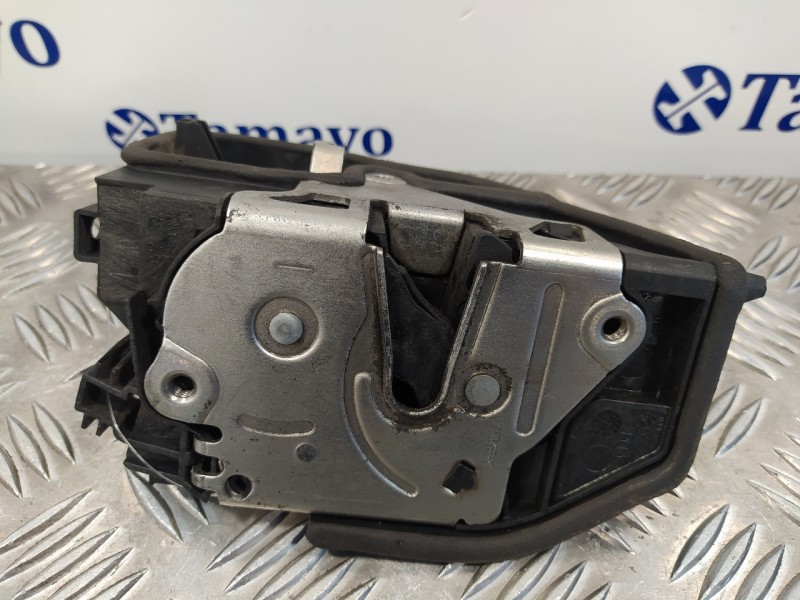 Recambio de cerradura puerta delantera derecha para bmw x3 (e83) 3.0 turbodiesel cat referencia OEM IAM 7167074  