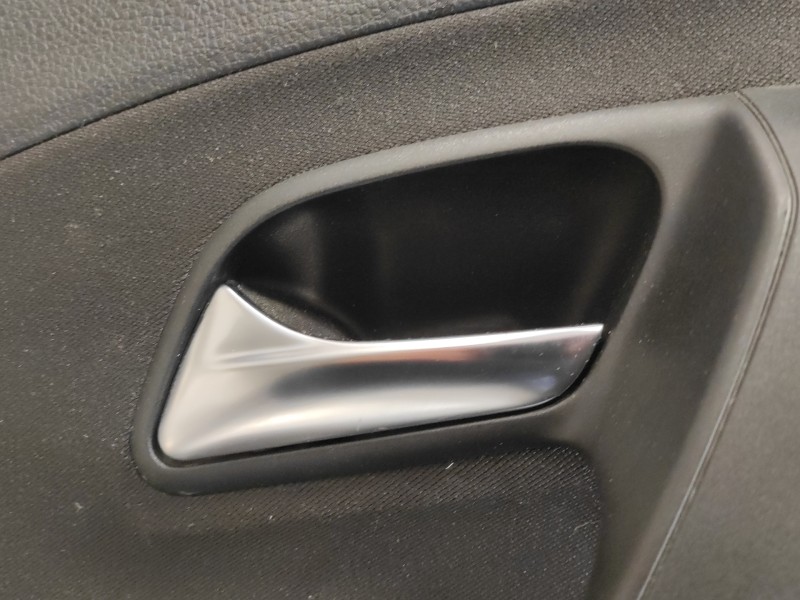 Recambio de guarnecido puerta trasera izquierda para volkswagen polo (6r1) 1.6 tdi referencia OEM IAM 6R6867211 6R0867255H 6R086