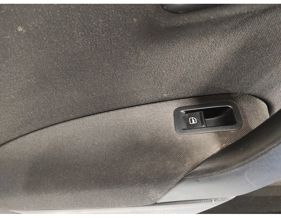 Recambio de guarnecido puerta trasera izquierda para volkswagen polo (6r1) 1.6 tdi referencia OEM IAM 6R6867211 6R0867255H 6R086