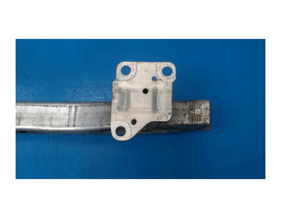 Recambio de refuerzo paragolpes delantero para renault megane ii berlina 3p 1.9 dci diesel referencia OEM IAM 8200009911  