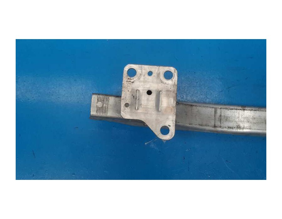 Recambio de refuerzo paragolpes delantero para renault megane ii berlina 3p 1.9 dci diesel referencia OEM IAM 8200009911  