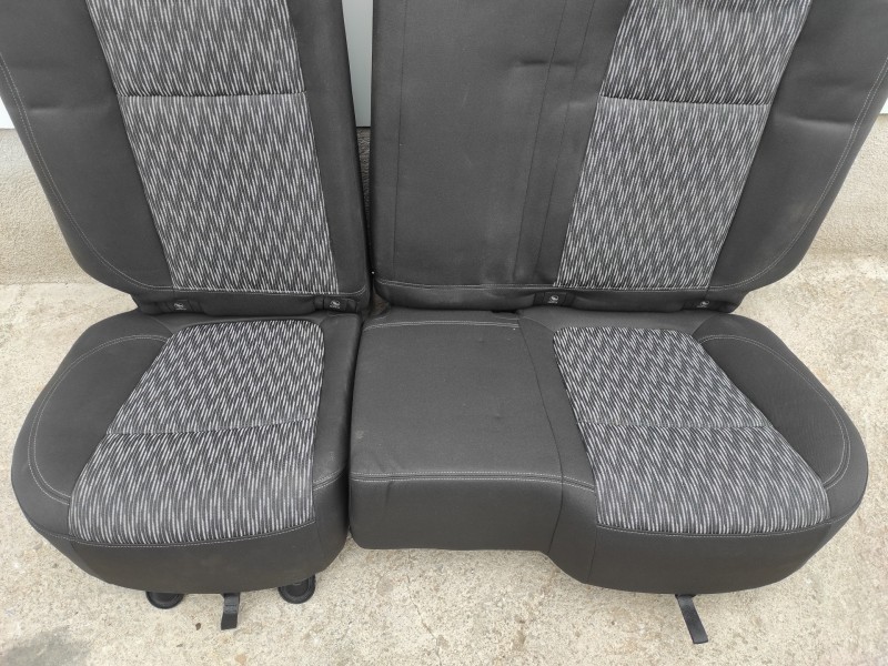 Recambio de asientos traseros para opel mokka referencia OEM IAM   