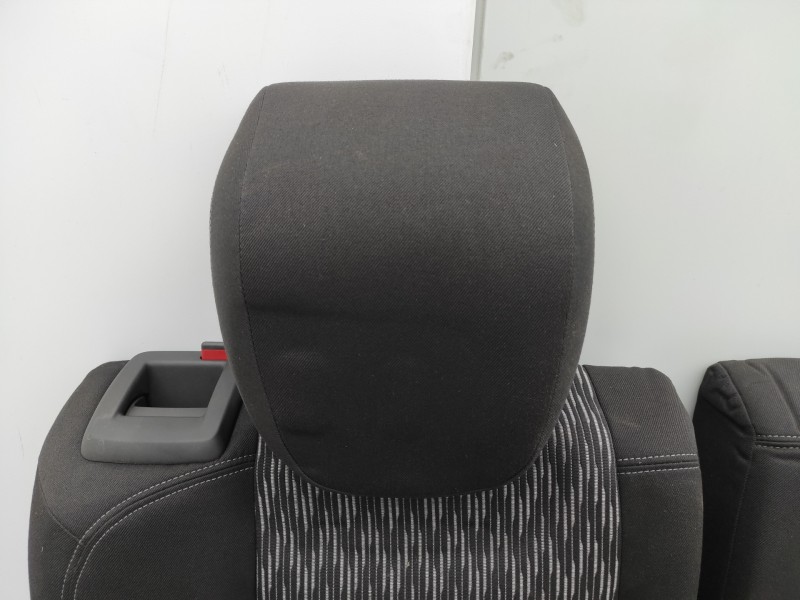 Recambio de asientos traseros para opel mokka referencia OEM IAM   