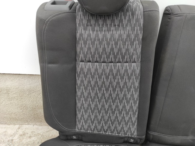 Recambio de asientos traseros para opel mokka referencia OEM IAM   