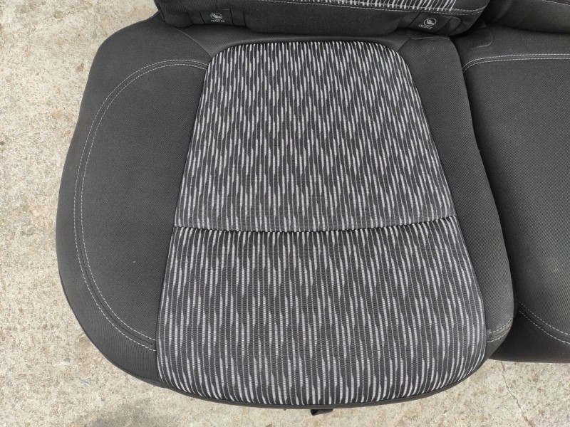 Recambio de asientos traseros para opel mokka referencia OEM IAM   