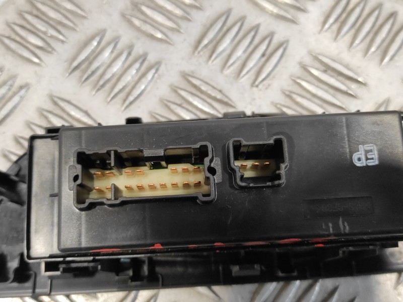 Recambio de mando elevalunas delantero izquierdo para nissan qashqai (j11) 1.6 dci turbodiesel cat referencia OEM IAM 809614EH0A