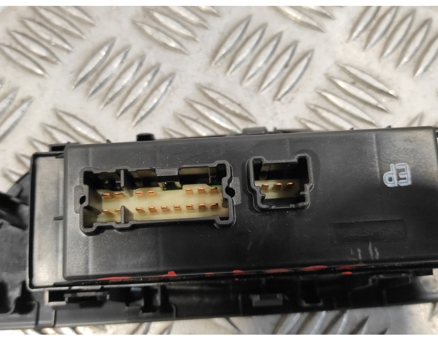 Recambio de mando elevalunas delantero izquierdo para nissan qashqai (j11) 1.6 dci turbodiesel cat referencia OEM IAM 809614EH0A