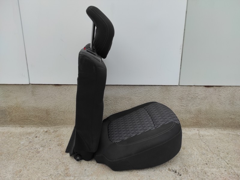 Recambio de asientos traseros para opel mokka referencia OEM IAM   