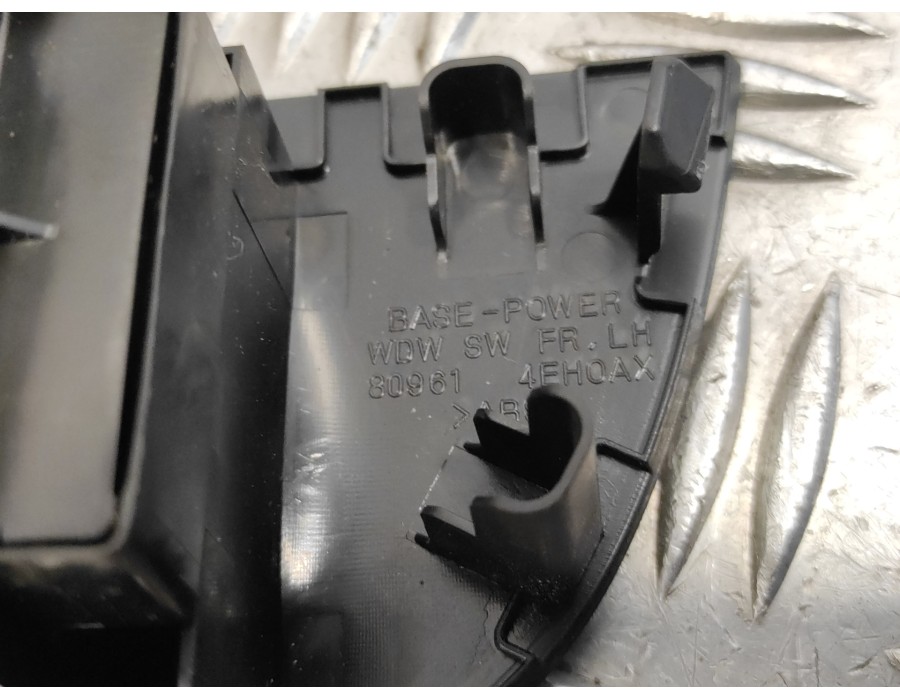 Recambio de mando elevalunas delantero izquierdo para nissan qashqai (j11) 1.6 dci turbodiesel cat referencia OEM IAM 809614EH0A