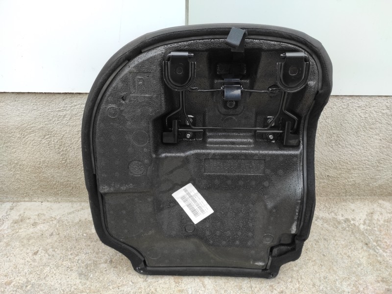 Recambio de asientos traseros para opel mokka referencia OEM IAM   