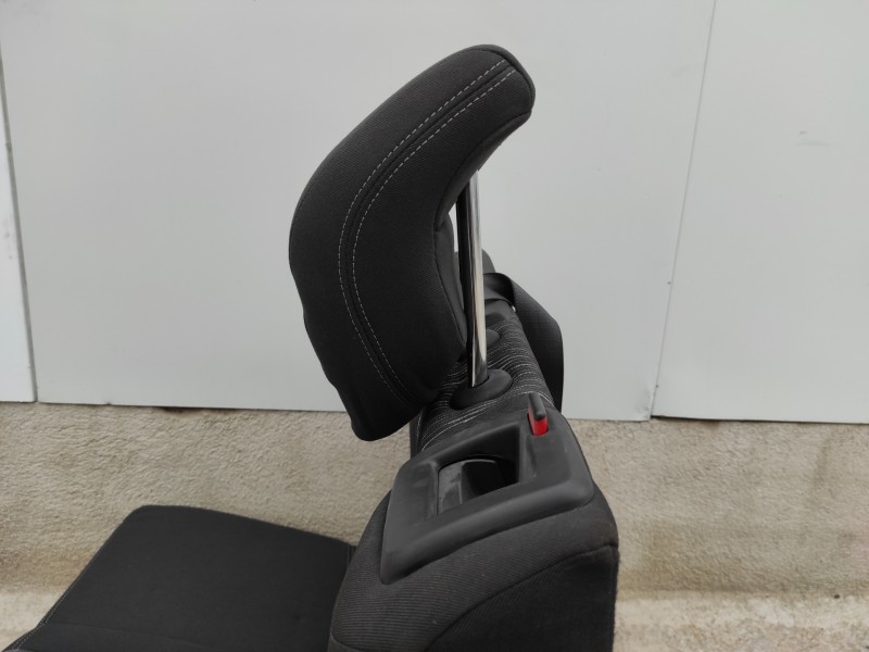 Recambio de asientos traseros para opel mokka referencia OEM IAM   