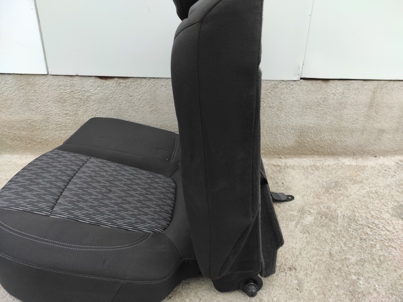 Recambio de asientos traseros para opel mokka referencia OEM IAM   