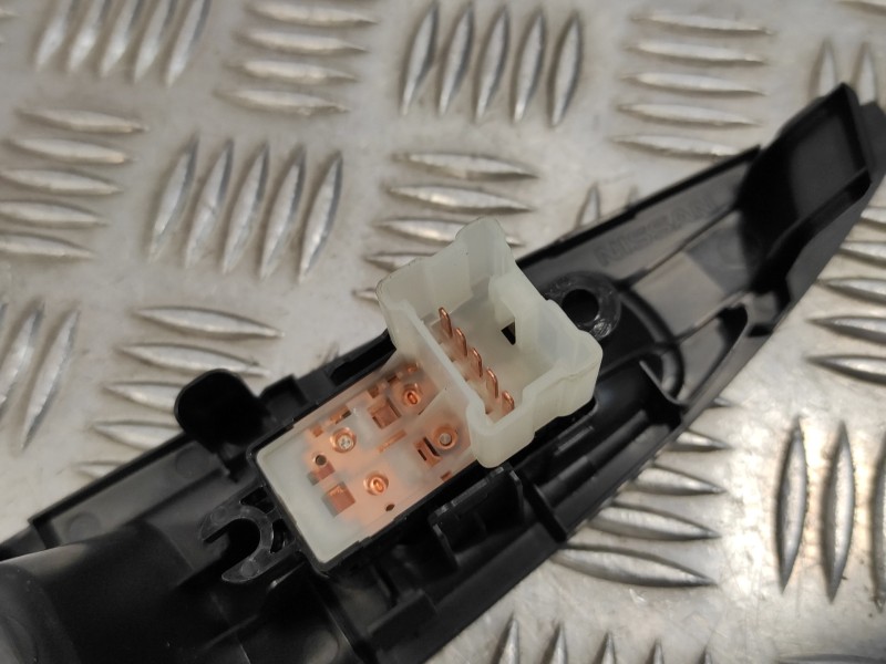 Recambio de mando elevalunas trasero derecho para nissan qashqai (j11) 1.6 dci turbodiesel cat referencia OEM IAM 829604EA0AX  