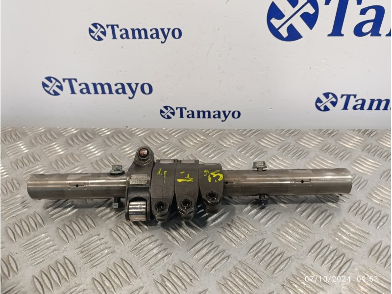 Recambio de eje balancines para dodge caliber 2.0 16v crd cat referencia OEM IAM 03G109527A  