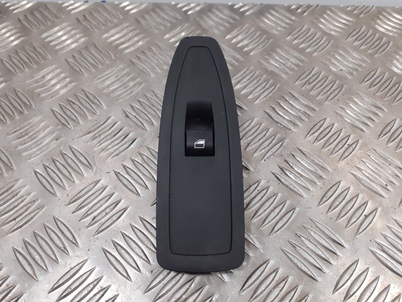 Recambio de mando elevalunas delantero derecho para bmw serie 3 touring (f31) 2.0 turbodiesel referencia OEM IAM 920810702  
