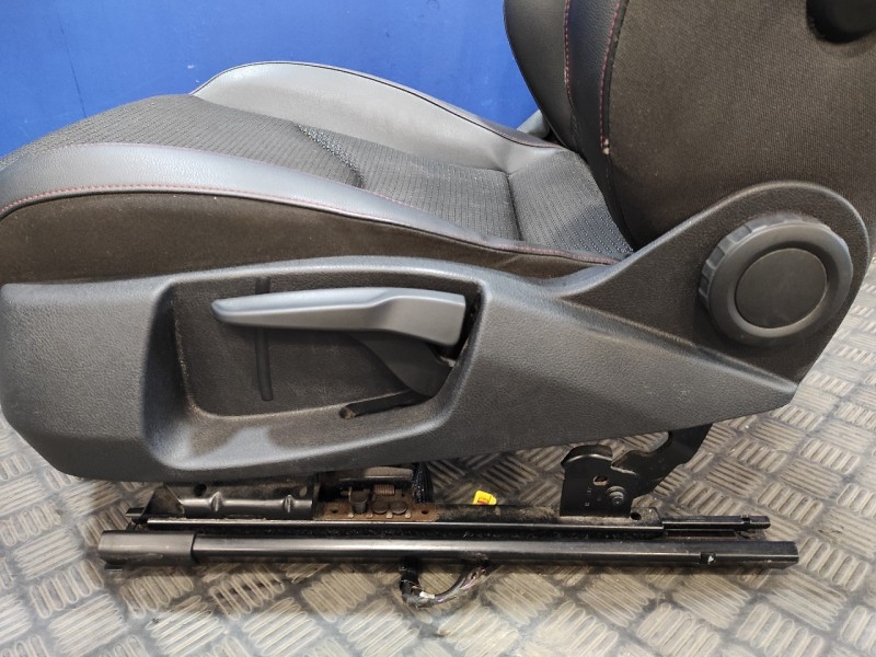 Recambio de asiento delantero izquierdo para seat leon sc (5f5) 2.0 tdi referencia OEM IAM   