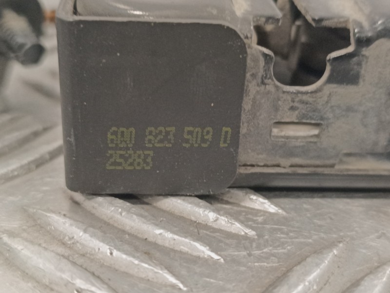 Recambio de cerradura capot para volkswagen polo (6r1) 1.4 fsi referencia OEM IAM 6Q0823509D  