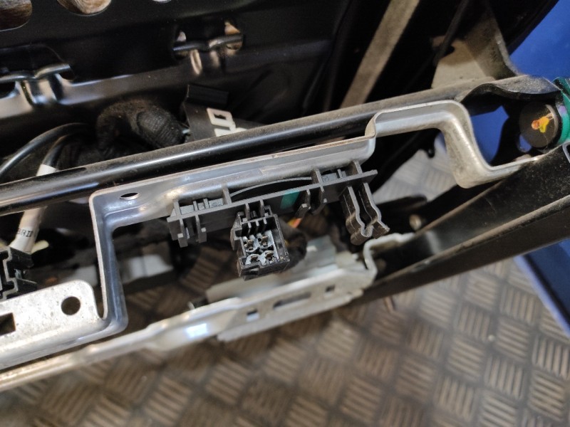 Recambio de asiento delantero izquierdo para mercedes-benz clase m (w164) 280 / 300 cdi (164.120) referencia OEM IAM   