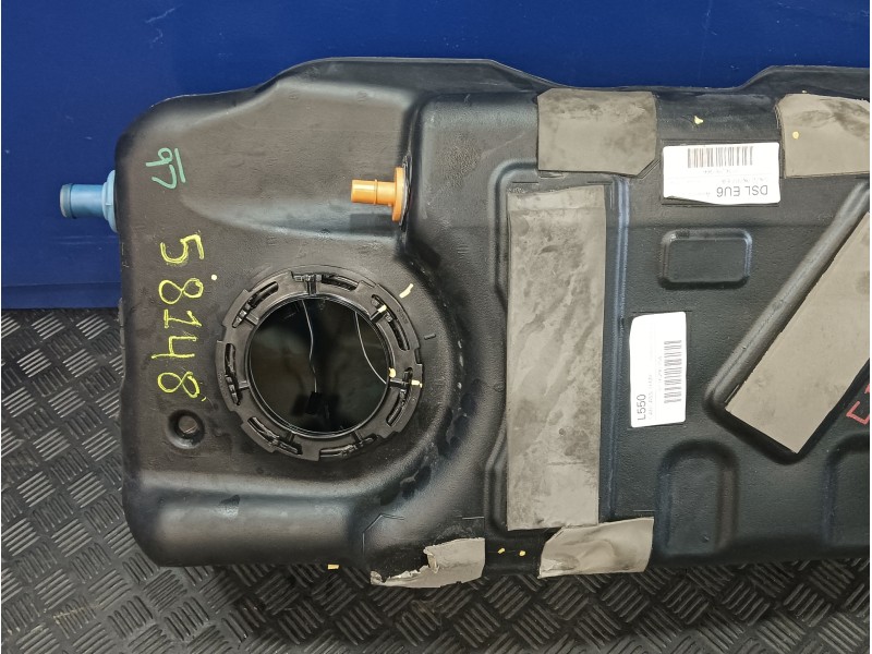 Recambio de deposito combustible para land rover discovery sport referencia OEM IAM GK729K007EA A047159 GK729K007GA