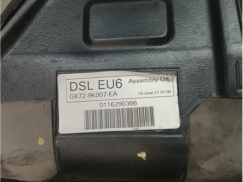 Recambio de deposito combustible para land rover discovery sport referencia OEM IAM GK729K007EA A047159 GK729K007GA